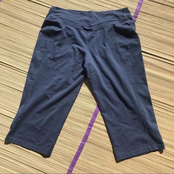 🍁50% Off Sale 🍁 Nike Crops - Picture 3 of 6